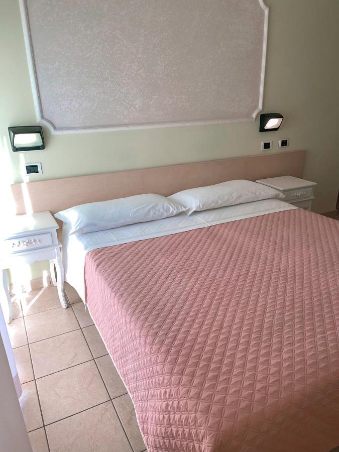 Hotel Liana 리미니 외부 사진