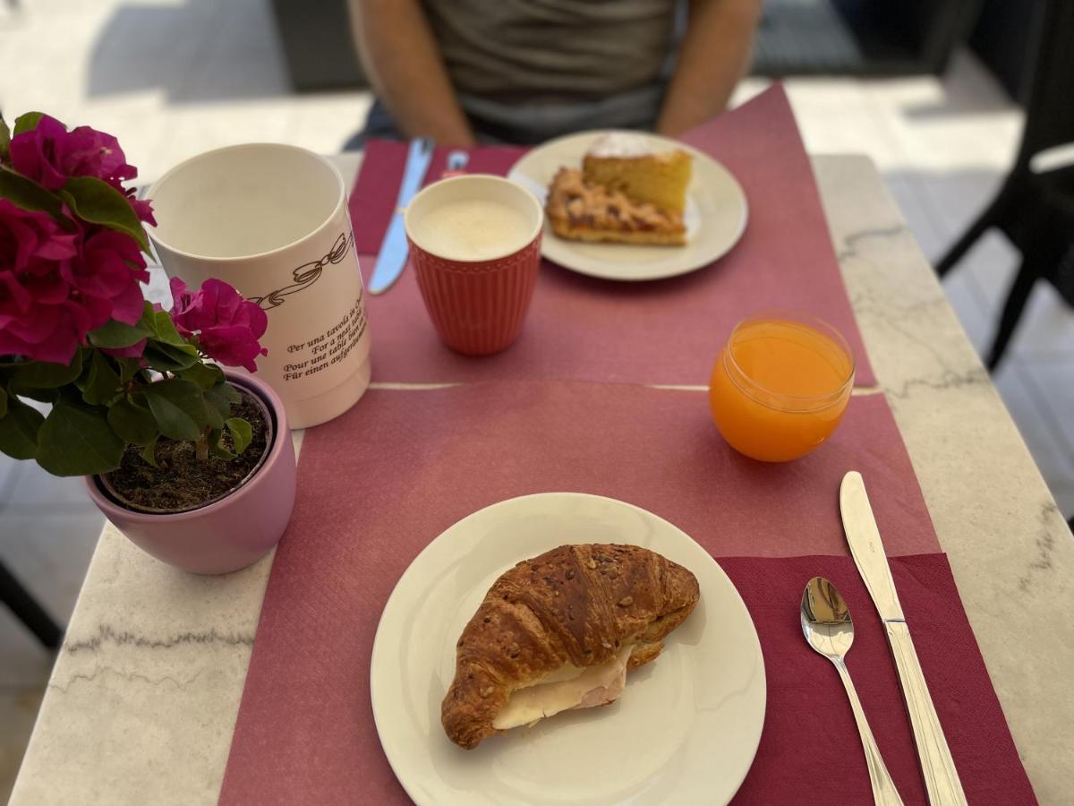 Hotel Liana 리미니 외부 사진