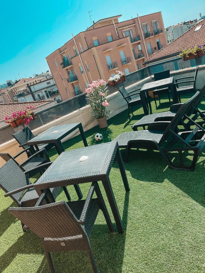 Hotel Liana 리미니 외부 사진