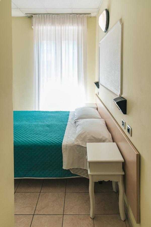 Hotel Liana 리미니 외부 사진